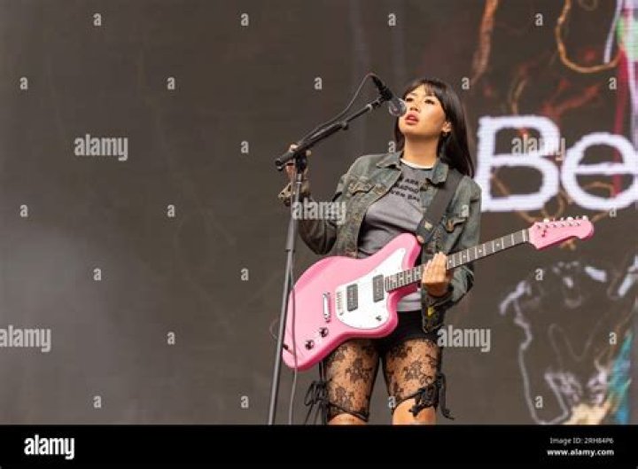 Beatrice Kristi Laus – Beabadoobee Height, Age, Who, Boyfriend, Biography, Wiki, Net Worth