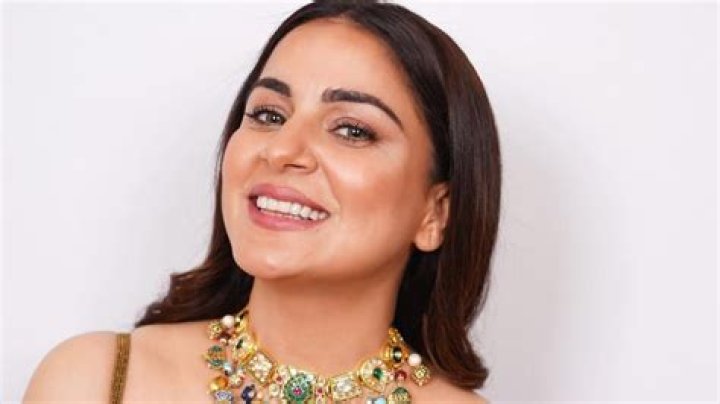 
Shraddha Arya Height, Weight, Net Worth, Age, Birthday, Wikipedia, Who, Nationality, Biography 