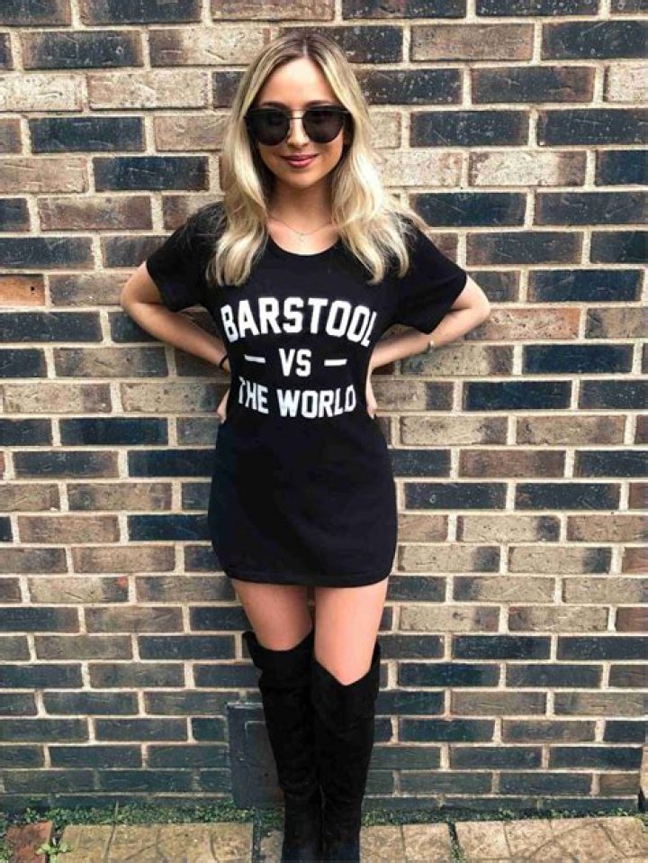 
What happened to Ellie Schnitt? Why did she leave Barstool? Wiki 