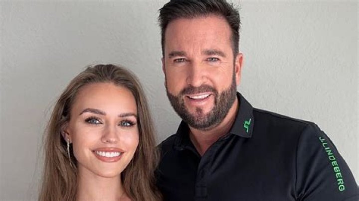 
Who is Laura Müller and Michael Wendler Viral Pics and Video on Twitter, Reddit 